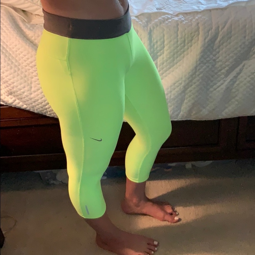 Nike crop train pants